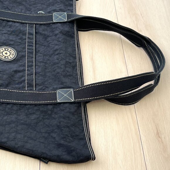 Vintage Early 2000s Kipling Women's Black Large Travel Tote Bag / Minimalist - Picture 2 of 16